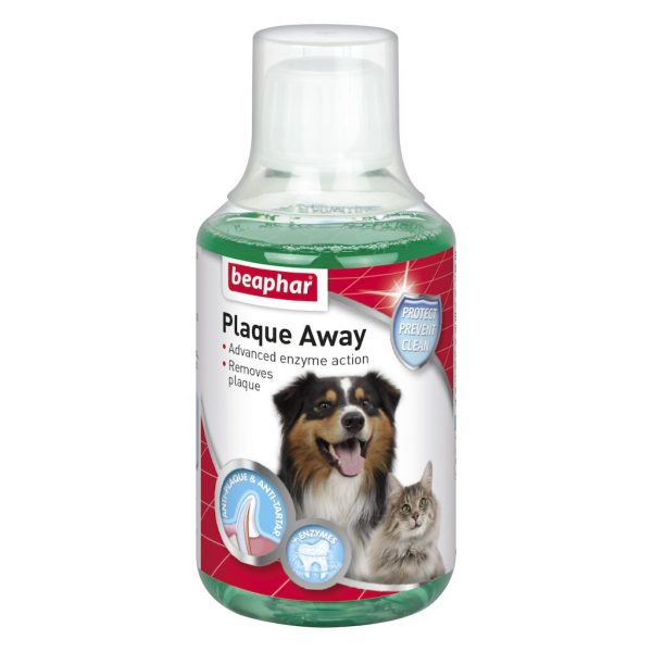 Beaphar Plaque Away 1024 Bottle of green liquid mouthwash for pets, with a cat and dog on the front